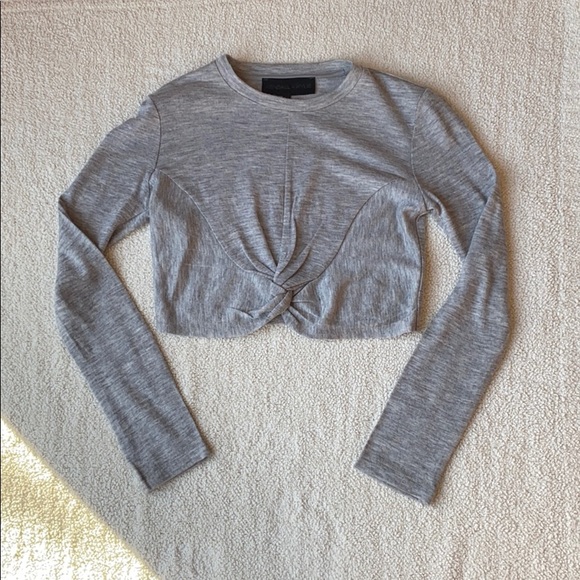 Kendall + Kylie Knotted Long Sleeve Cropped Tee - Picture 7 of 10